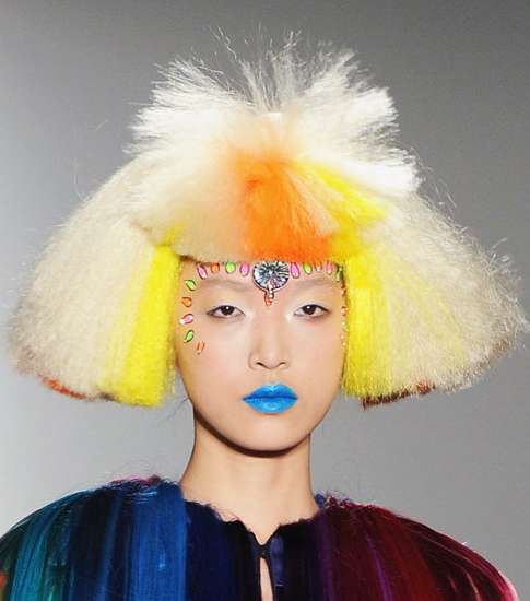 شفاه زرقاء مع Jeremy Scott
