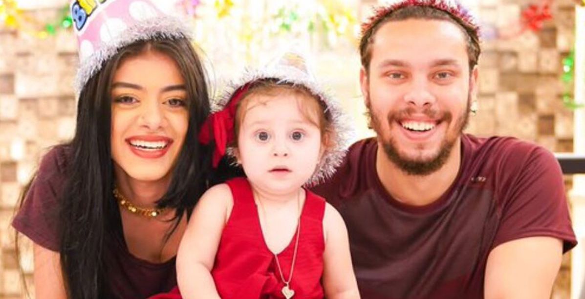 القبض على يوتيوبرز مصريين بسبب نشرهما فيديو تعذيب لطفلتهما!