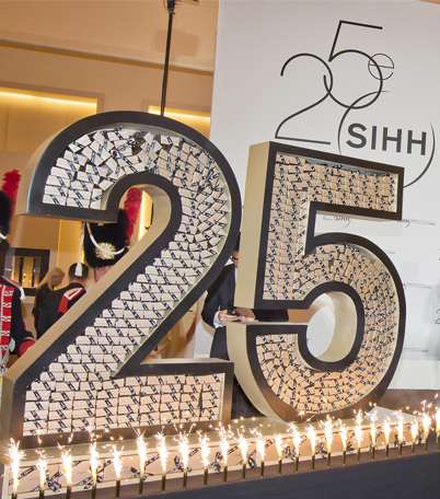 بالصور، اكتشفي اجواء افتتاح معرض SIHH للساعات الفاخرة
