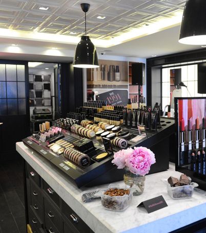 صور افتتاح محل بوبي بروان في بيروت | ادوات مكياج Bobbi Brown