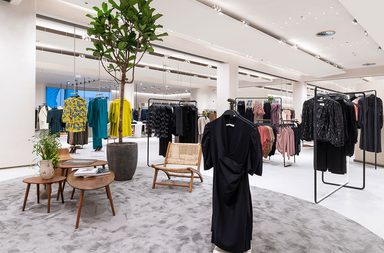 Zara تشيد بالمصنوعات اليدوية المحلية والأقمشة والتدفق العضوي في متجرها الجديد في دبي مول