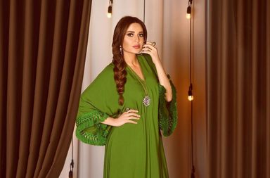تعابير في الوجه تقوم بها النجمات ليبدون فاتنات في الصور
