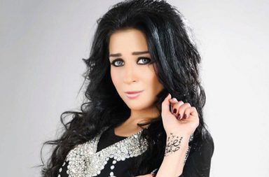 بالصور، فساتين مي عز الدين في مسلسل الشك