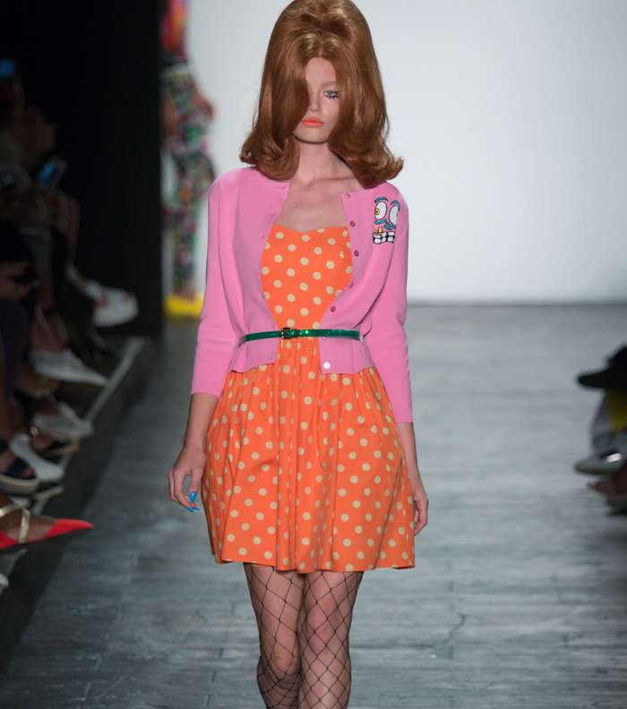 موضة الـ Polka Dots مع الكنزة القصيرة والحزام على الخصر من توقيع جيريمي سكوت لصيف 2016