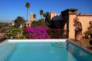 حوض السباحة على سطح فندق La Villa Des Orangers