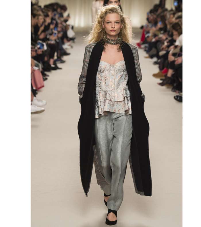 تصاميم مميزة من Lanvin لشتاء 2017