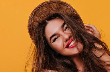 خدعة بالمكياج لتكبير الخدود