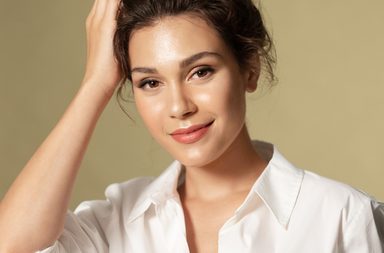 كريم للوجه مرطب ومكونات تضيفيها ليشع جمالا واشراقا