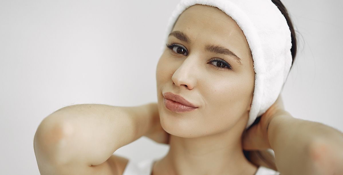 طرق ازالة شعر العنق عند المراة واسبابه